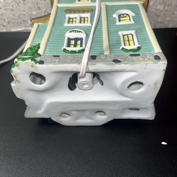 Dickens Towne Series SWEET SHOPPE 1997 Christmas Village Vintage Hand Painted - Picture 8 of 16